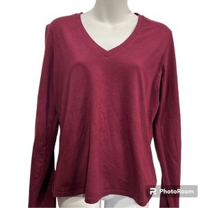 Banana Republic V Neck Top.  Maroon. Size large